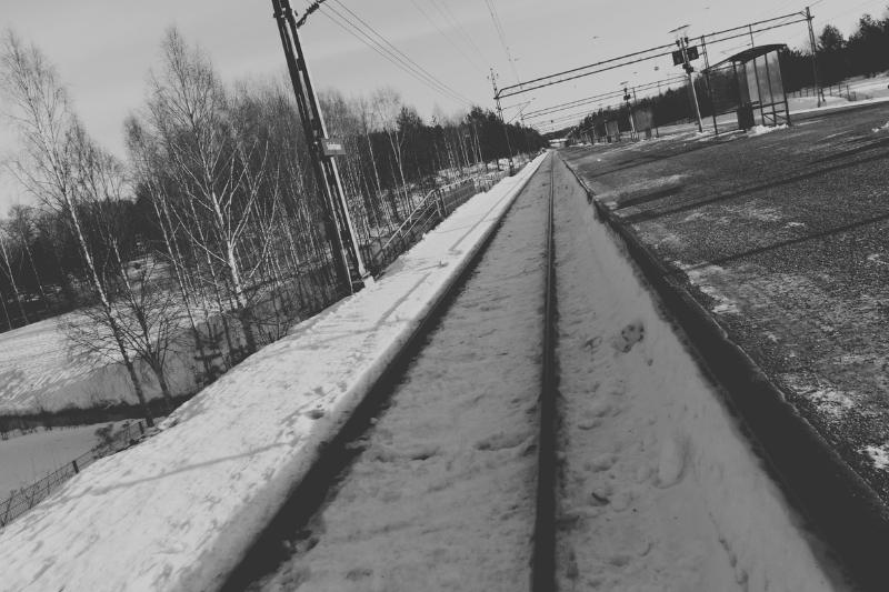 Svartbild Bild på spårperrong i Söderhamn